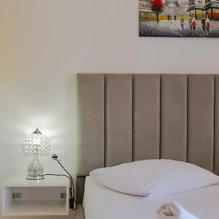 Eleni Hétvégi ház *