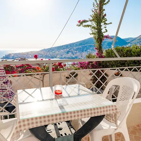 Casa de Campo Eleni Sarandë